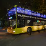 Berlin übergibt umgebauten BVG-Doppeldeckerbus an Kiew