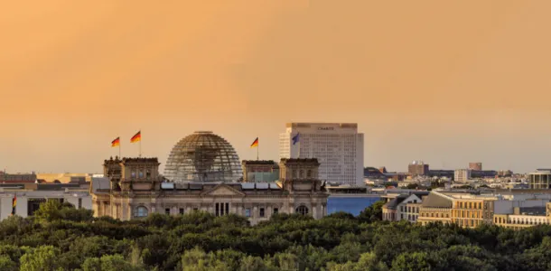 Panorama Mitte mit Charité - mehr Himmel