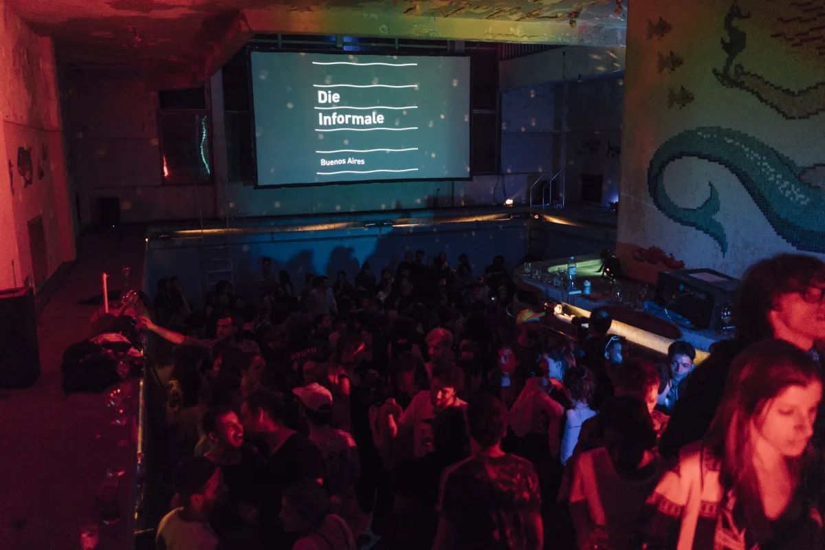 Die Informale Buenos Aires: "A Night at the Pool" 