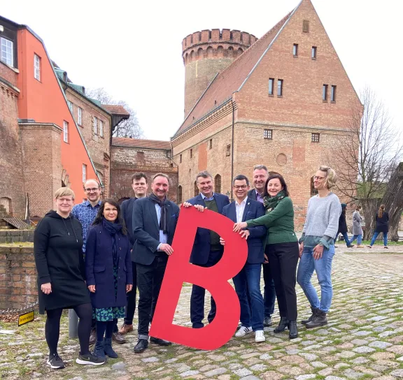Pressetermin in der Zitadelle Spandau: Die Bezirke und visitBerlin zum Start der Aktion "Ab ins B"
