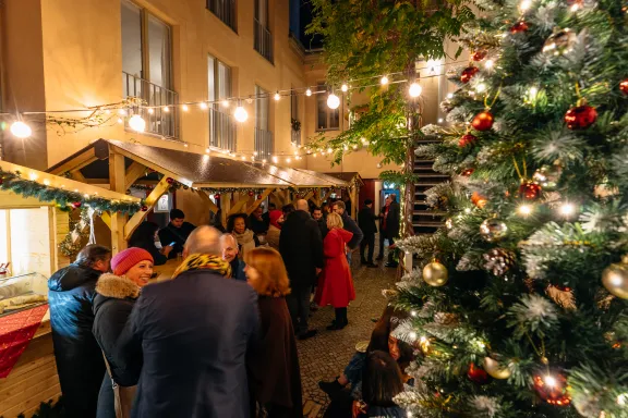 WEINnachtsmarkt, Weinlobbyist 